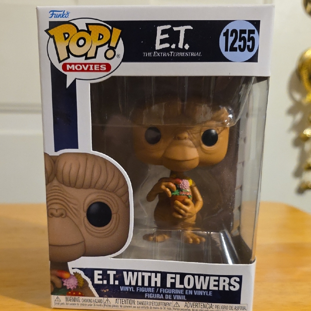 Funko E.T. Brown Vinyl Figure with Flowers